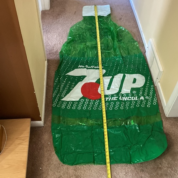Vintage 7up Pool Floaty with original instructions/warranty and patch spot - Picture 5 of 8